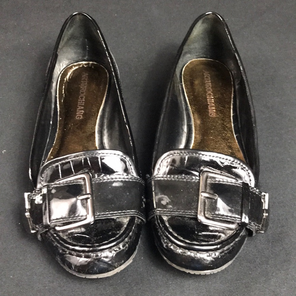 Arturo Chiang patter leather loafers